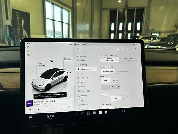 Tesla Model Y 11 of 16