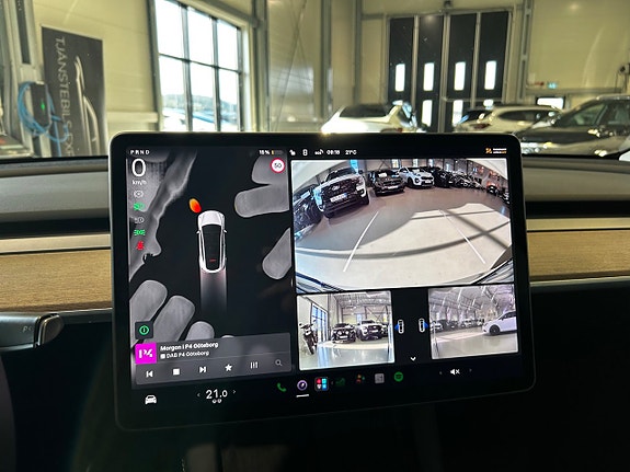 Tesla Model Y 14 of 16