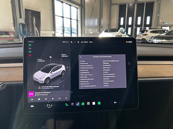 Tesla Model Y 13 of 16