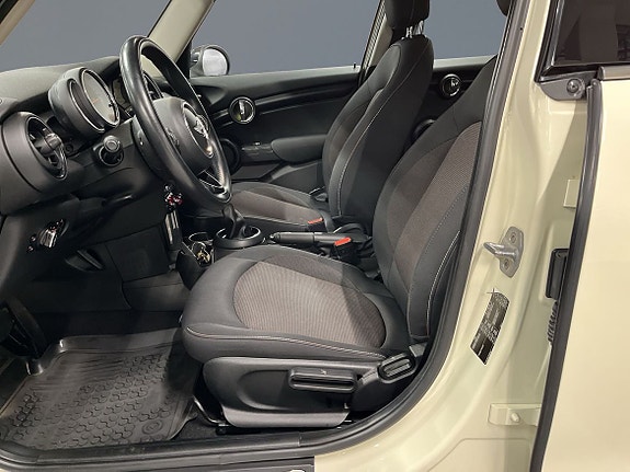 MINI Cooper 5 of 8