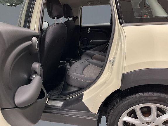 MINI Cooper 7 of 8