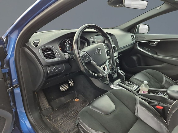 Volvo V40 5 of 11
