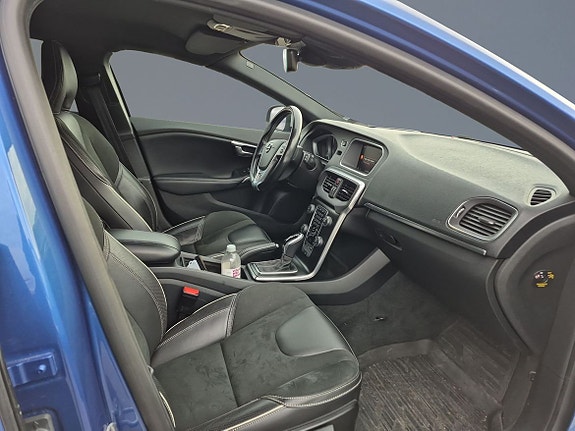 Volvo V40 7 of 11