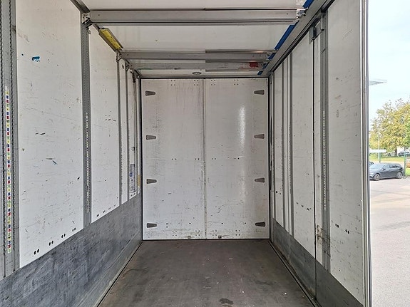 AB EKERI OY Vehicle Rigid 6x2-2 box full side opening 13 of 19