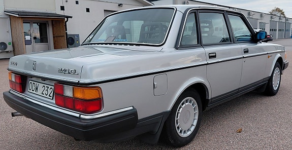 Volvo 244 5 of 22