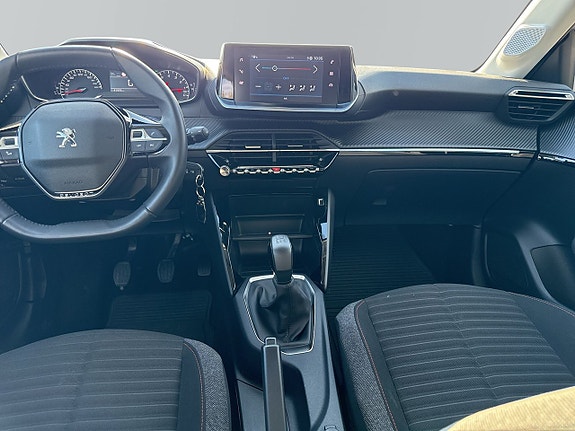 Peugeot 208 12 of 15