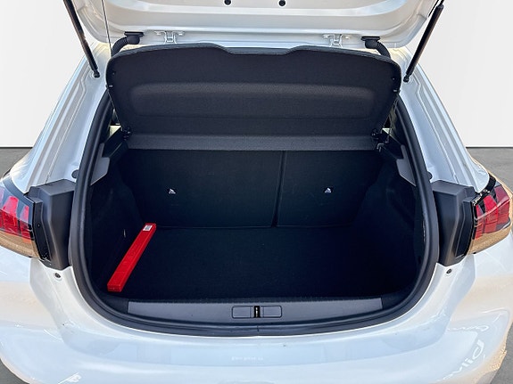 Peugeot 208 7 of 15