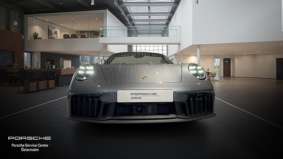 Porsche 911 Carrera GTS 7 of 20