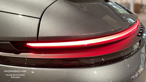 Porsche 911 Carrera GTS 10 of 20
