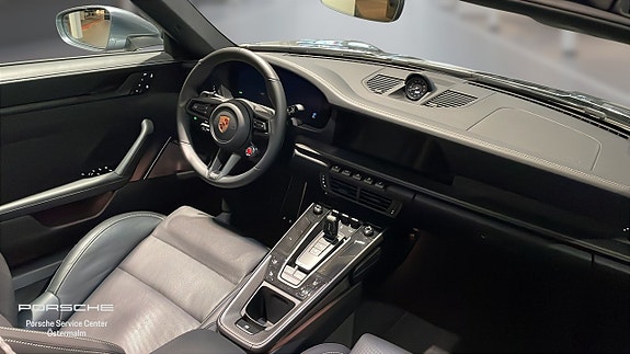 Porsche 911 Carrera GTS 4 of 20
