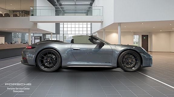 Porsche 911 Carrera GTS 19 of 20