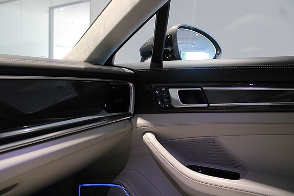 Porsche Panamera 4 16 of 18