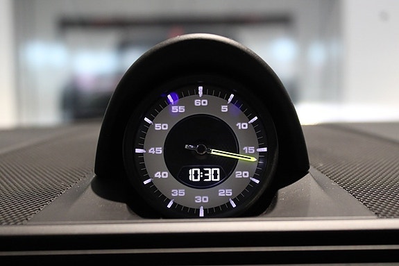 Porsche Panamera 4 12 of 18