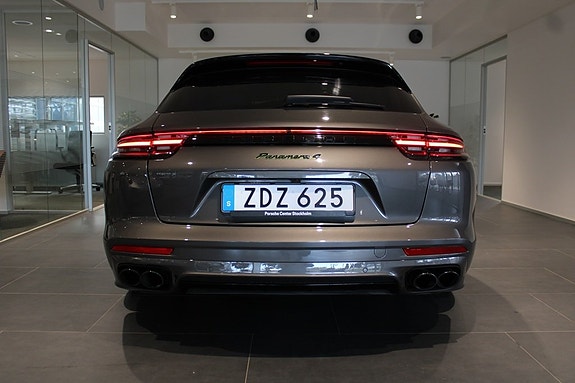 Porsche Panamera 4 4 of 18