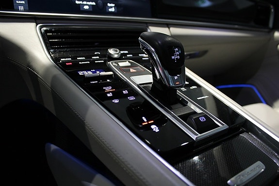 Porsche Panamera 4 10 of 18