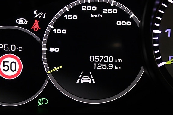 Porsche Panamera 4 18 of 18