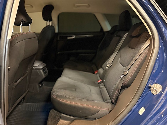 Ford Mondeo 15 of 19