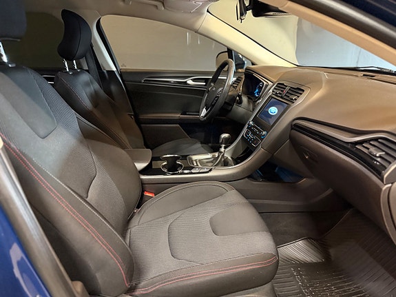 Ford Mondeo 17 of 19