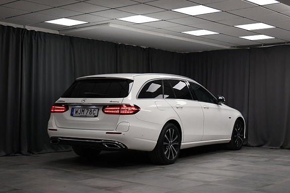 Mercedes-Benz E300 2 of 26
