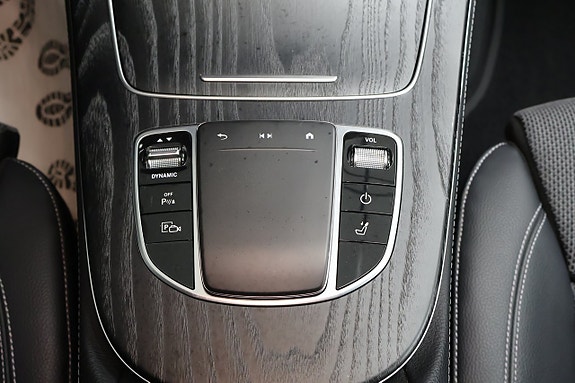 Mercedes-Benz E300 23 of 26