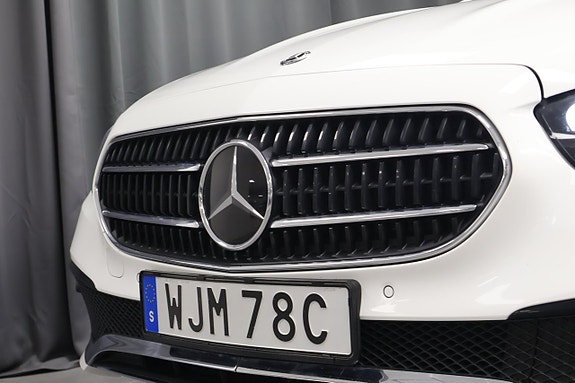 Mercedes-Benz E300 7 of 26