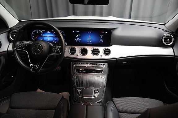 Mercedes-Benz E300 14 of 26