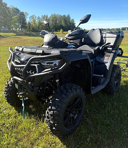 CFMOTO CFORCE 850 BLACK EDITION *REDSKAPSBÄRARE M. HARVMATTA*
