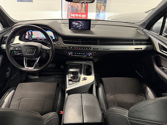 Audi Q7 12 of 26