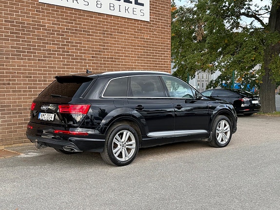 Audi Q7 5 of 26