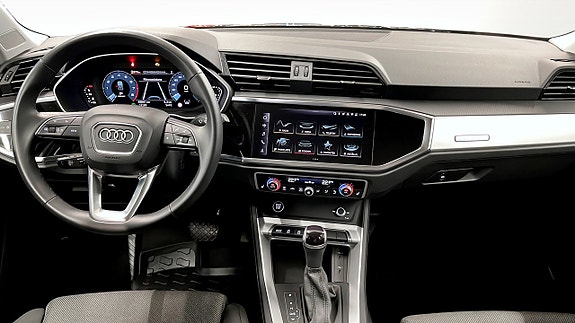 Audi Q3 12 of 16