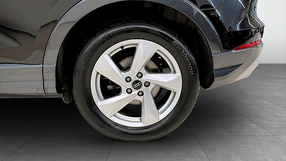 Audi Q3 6 of 16
