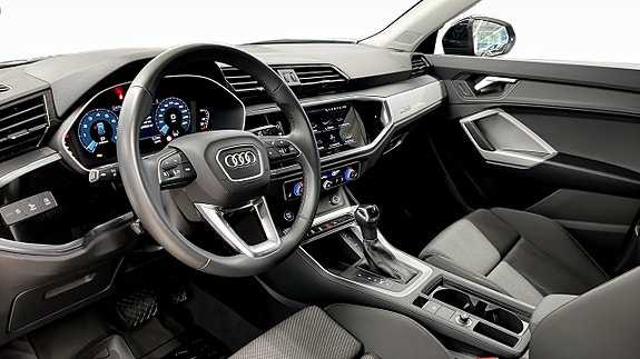 Audi Q3 9 of 16