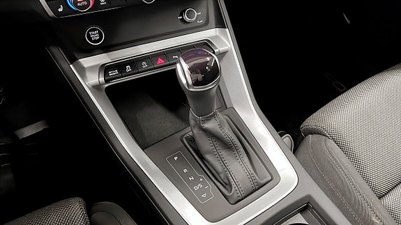 Audi Q3 14 of 16