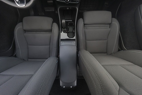 Volvo C40 14 of 29