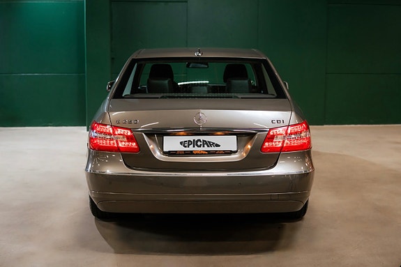Mercedes-Benz E250 6 of 21