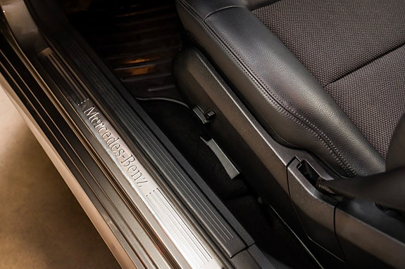 Mercedes-Benz E250 11 of 21
