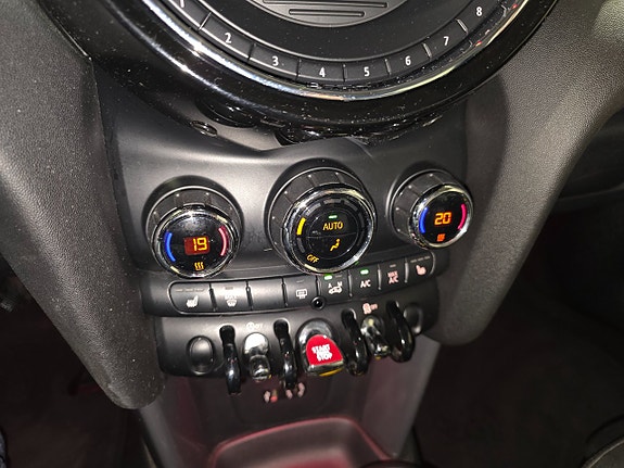 MINI Cooper 8 of 10