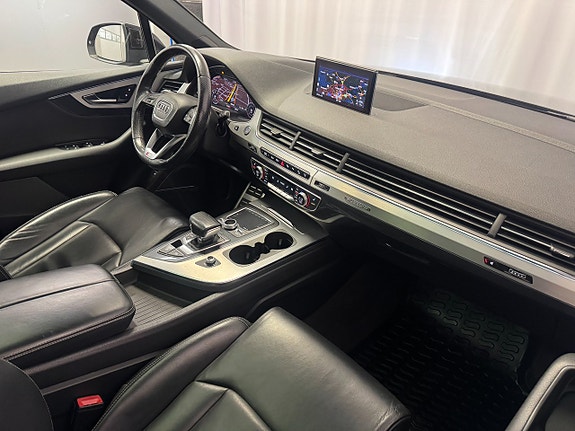 Audi Q7 11 of 14