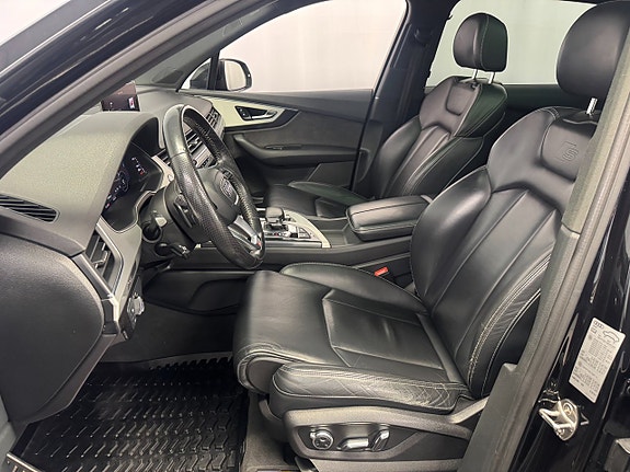 Audi Q7 7 of 14