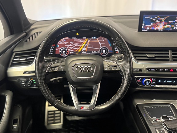 Audi Q7 10 of 14