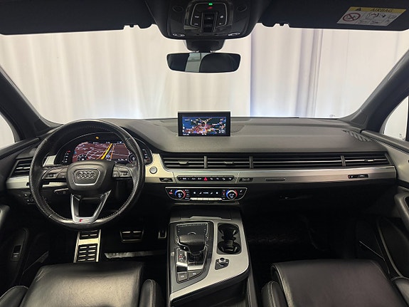 Audi Q7 9 of 14