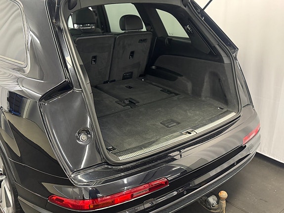 Audi Q7 14 of 14