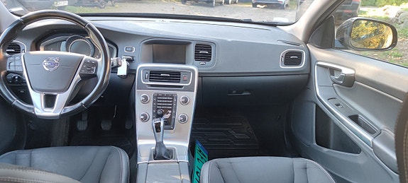 Volvo V60 Cross Country 6 of 8