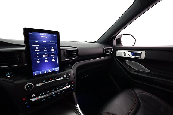 Ford Explorer 25 of 29