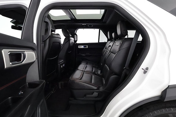 Ford Explorer 11 of 29