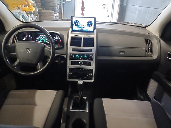 Dodge Journey 8 of 14