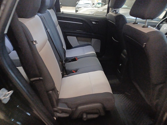 Dodge Journey 13 of 14