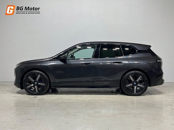 BMW iX 2 of 27