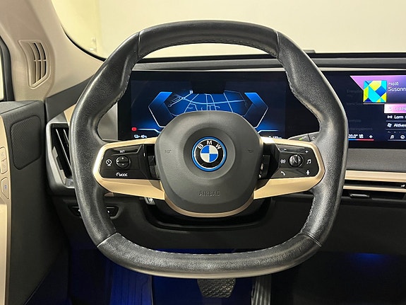 BMW iX 15 of 27