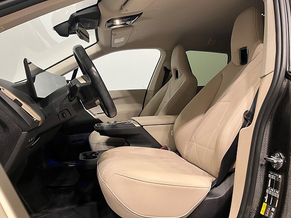 BMW iX 9 of 27